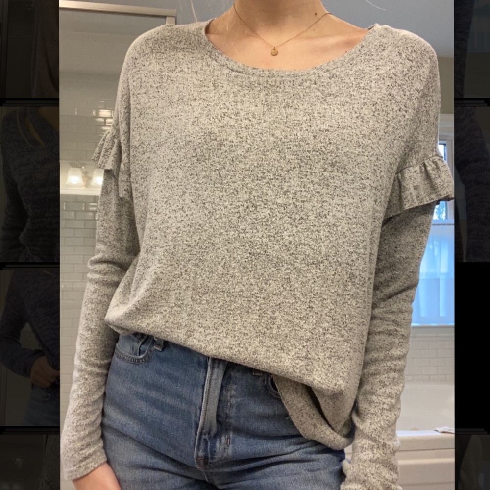 Ruffle sleeve long sleeve tee